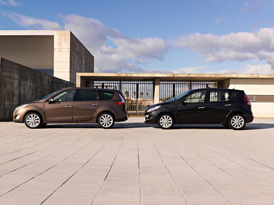  Renault Scenic 2009 года  (фото 32 из 44)